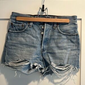 Levi’s 501 Jean shorts.  Size w26.  Great condition